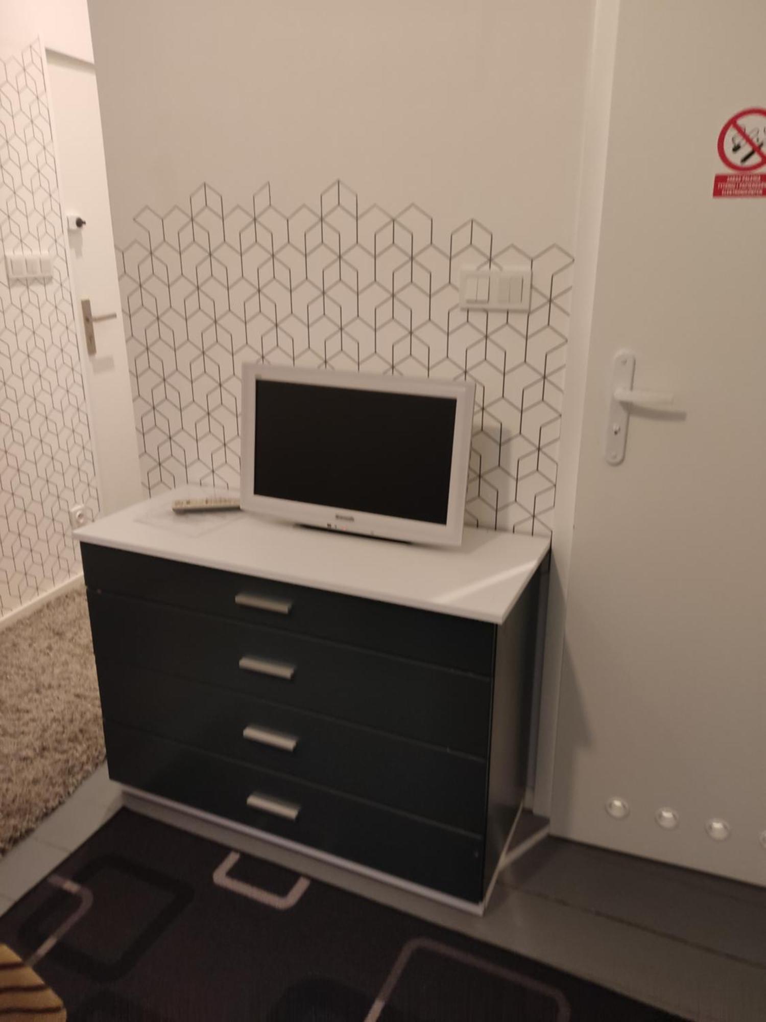 Kawalerka W Centrum Leszna. ليشنو المظهر الخارجي الصورة