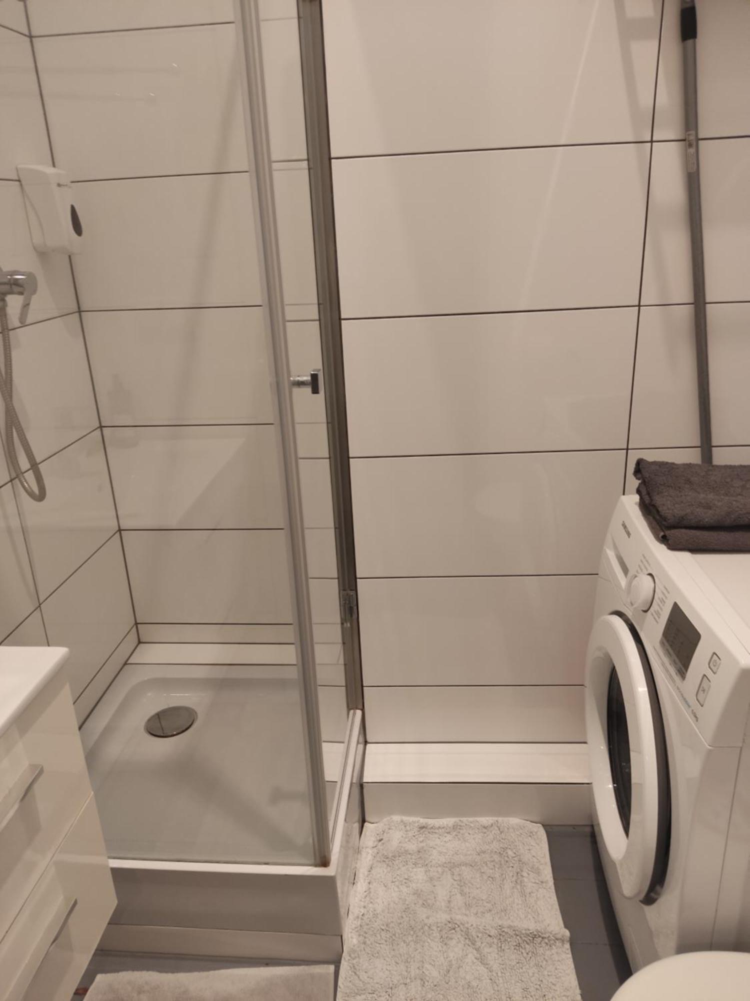 Kawalerka W Centrum Leszna. ليشنو المظهر الخارجي الصورة